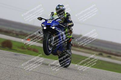 media/Nov-29-2025-TrackDaz (Sat) [[10ae2d9bce]]/B Group/Session 4 (Wheelie Bump)/